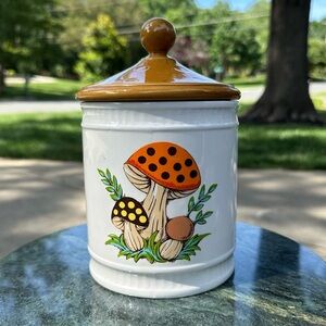 Vintage 1982 Sears Roebuck & Co. MERRY MUSHROOM Medium canister